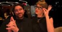 Taylor Swift se encuentra en un periodo de calma junto a su pareja, donde cocina y se inspira para nuevas canciones.