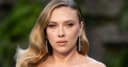 Scarlett Johansson habla sobre la presión de cumplir con estándares de belleza imposibles en Hollywood y el cambio en la industria.