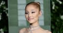 La cantante Ariana Grande se retirará temporalmente para cuidar su bienestar tras constantes ataques a su imagen.