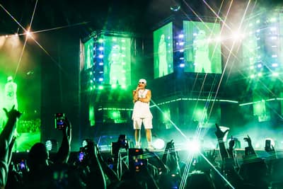 Feid pintó de verde a Monterrey