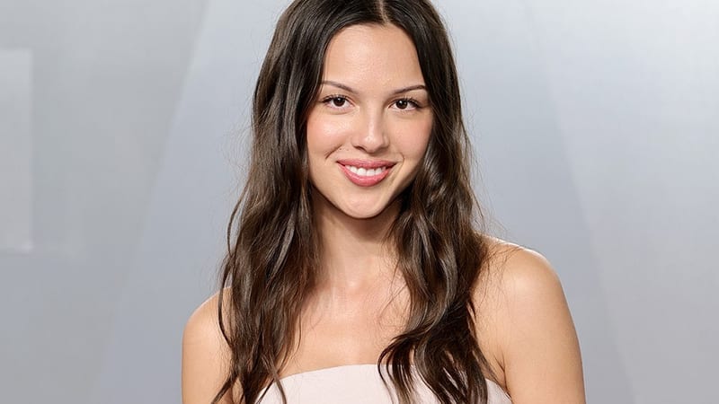 Olivia Rodrigo lanza Drop Dead, primer sencillo de su tercer álbum, acompañado de un video en el Palacio de Versalles.