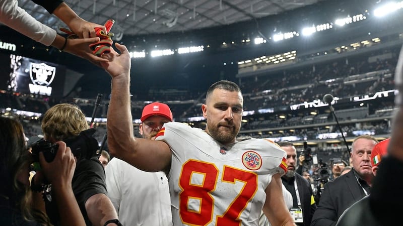El destacado jugador expresa su amor por el deporte mientras regresa a los Chiefs de Kansas City en su 14ª temporada.